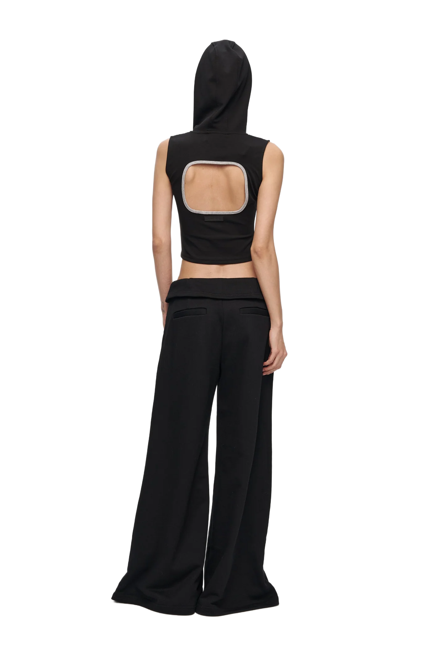 V-CUTOUT HOODED SLEEVELESS TRIM TOP IN BLACK