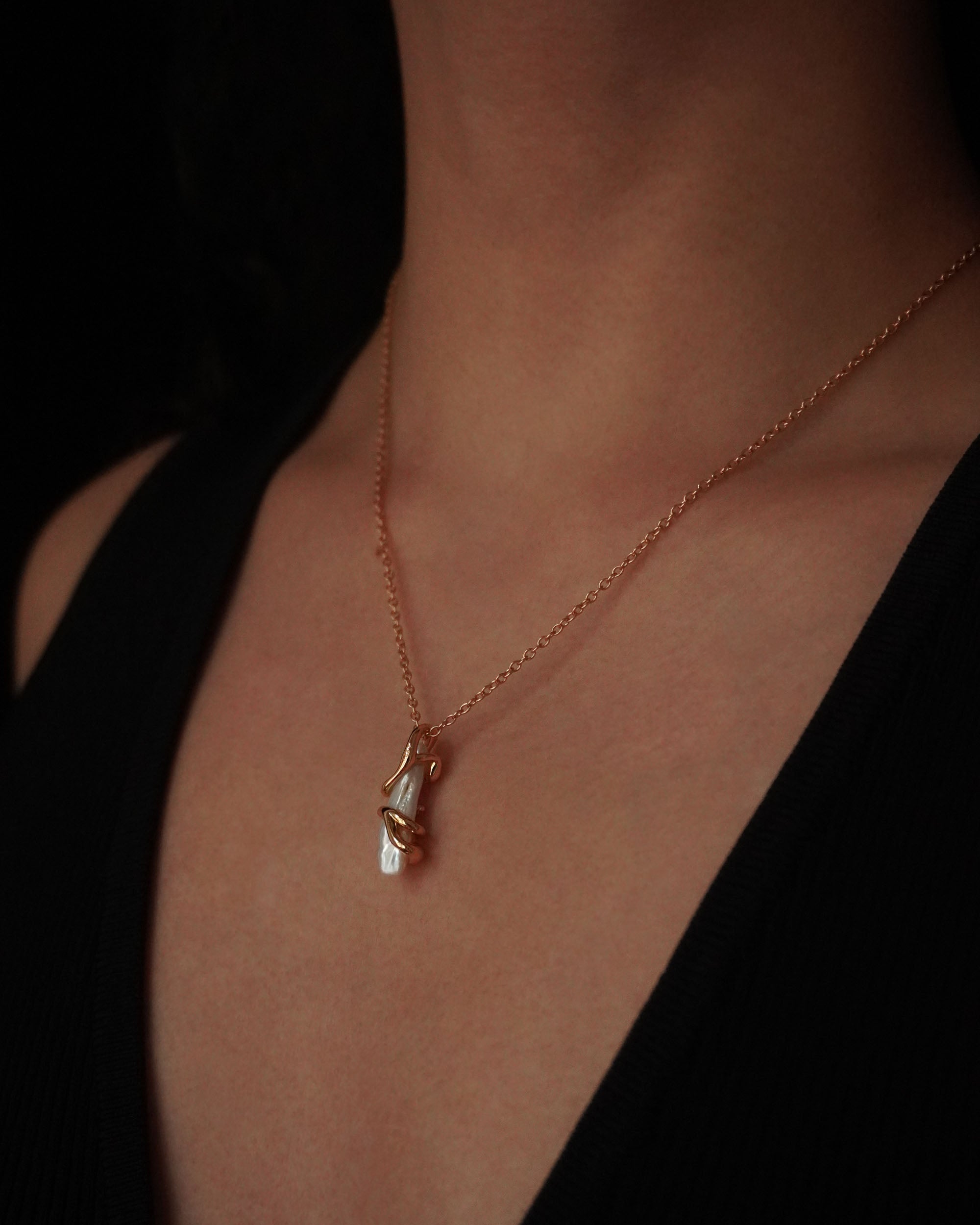 Jordanne Biwa Pearl Necklace - Gold