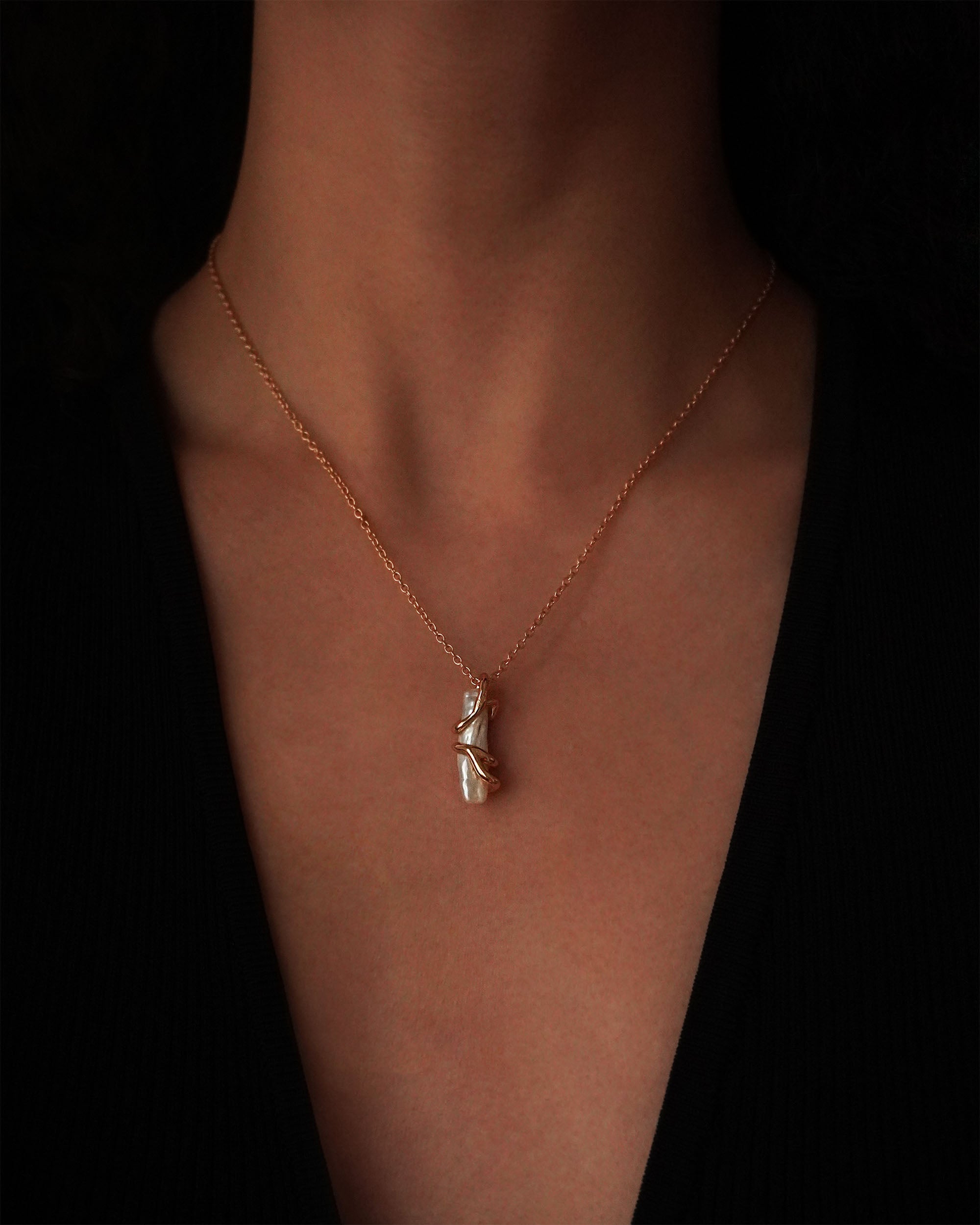 Jordanne Biwa Pearl Necklace - Gold