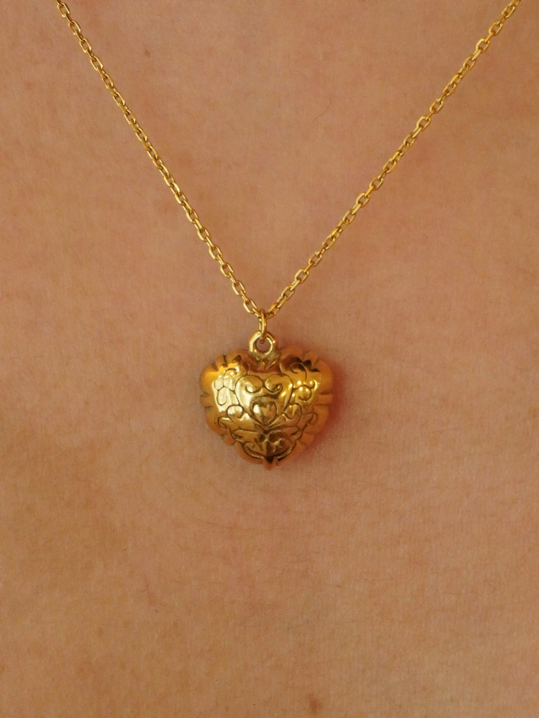 MOP Coraline Heart Necklace -
Gold