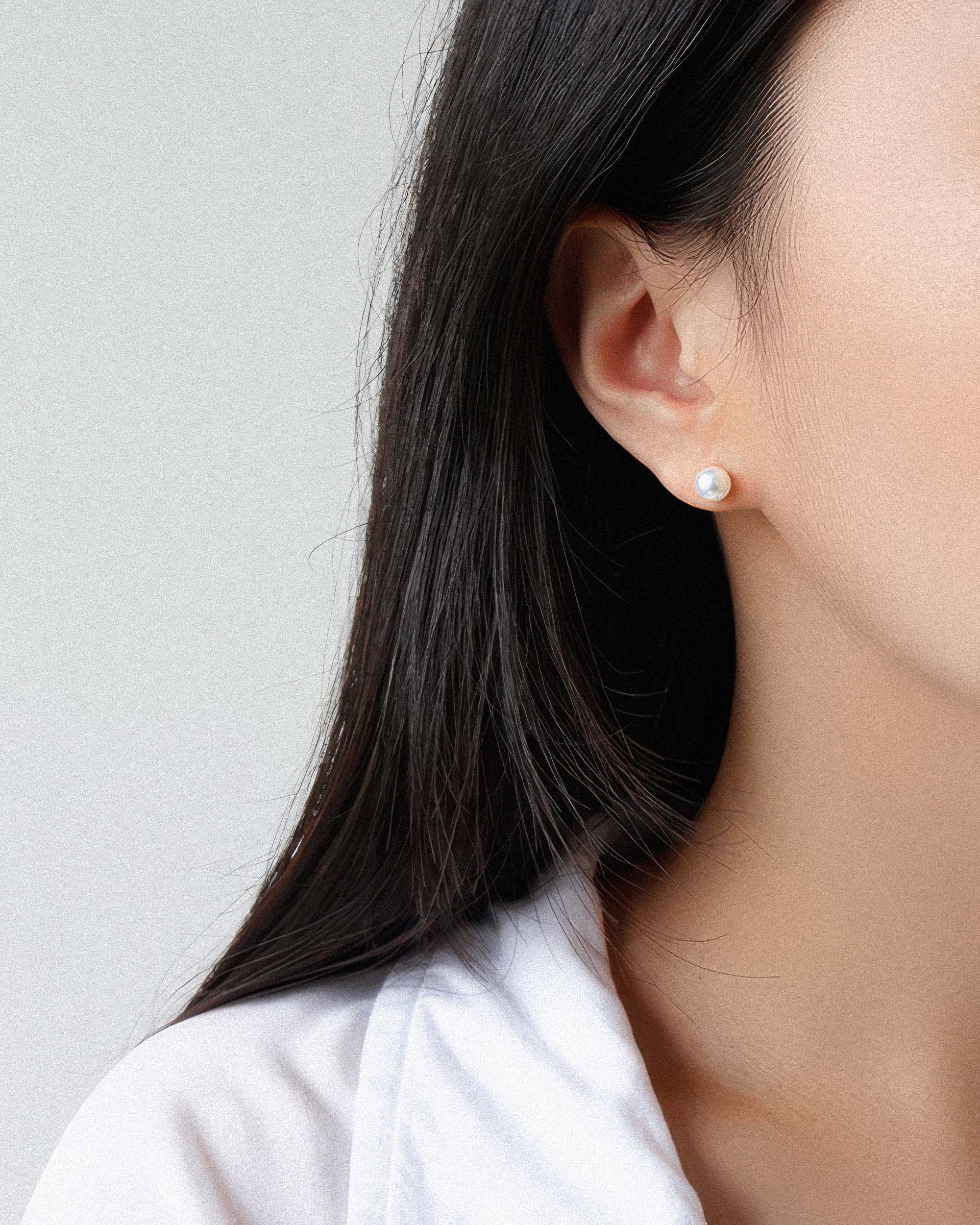 Basic Pearl Studs