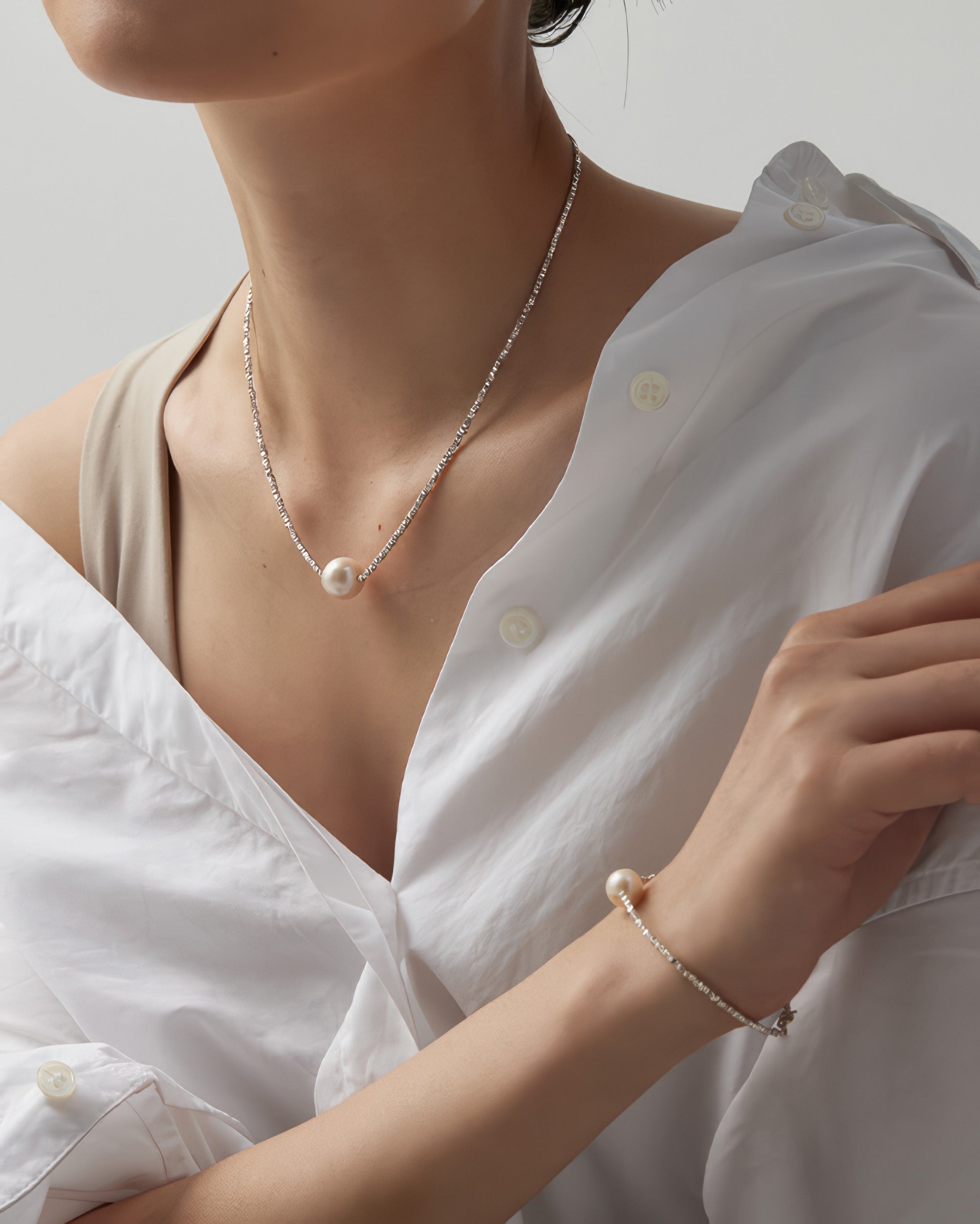 Fiona Silver Glinting Pearl Necklace