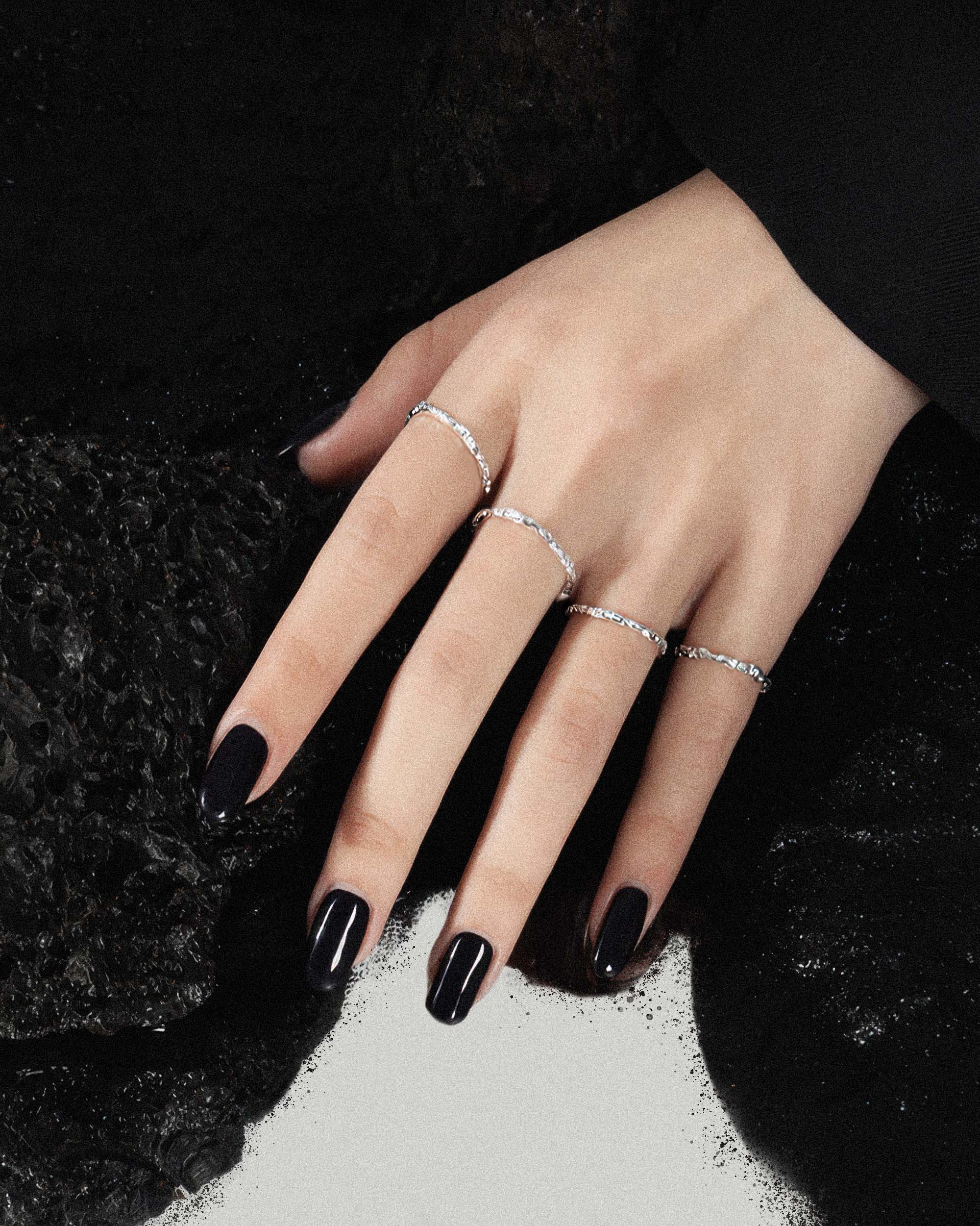 Loman Crinkled Thin Ring