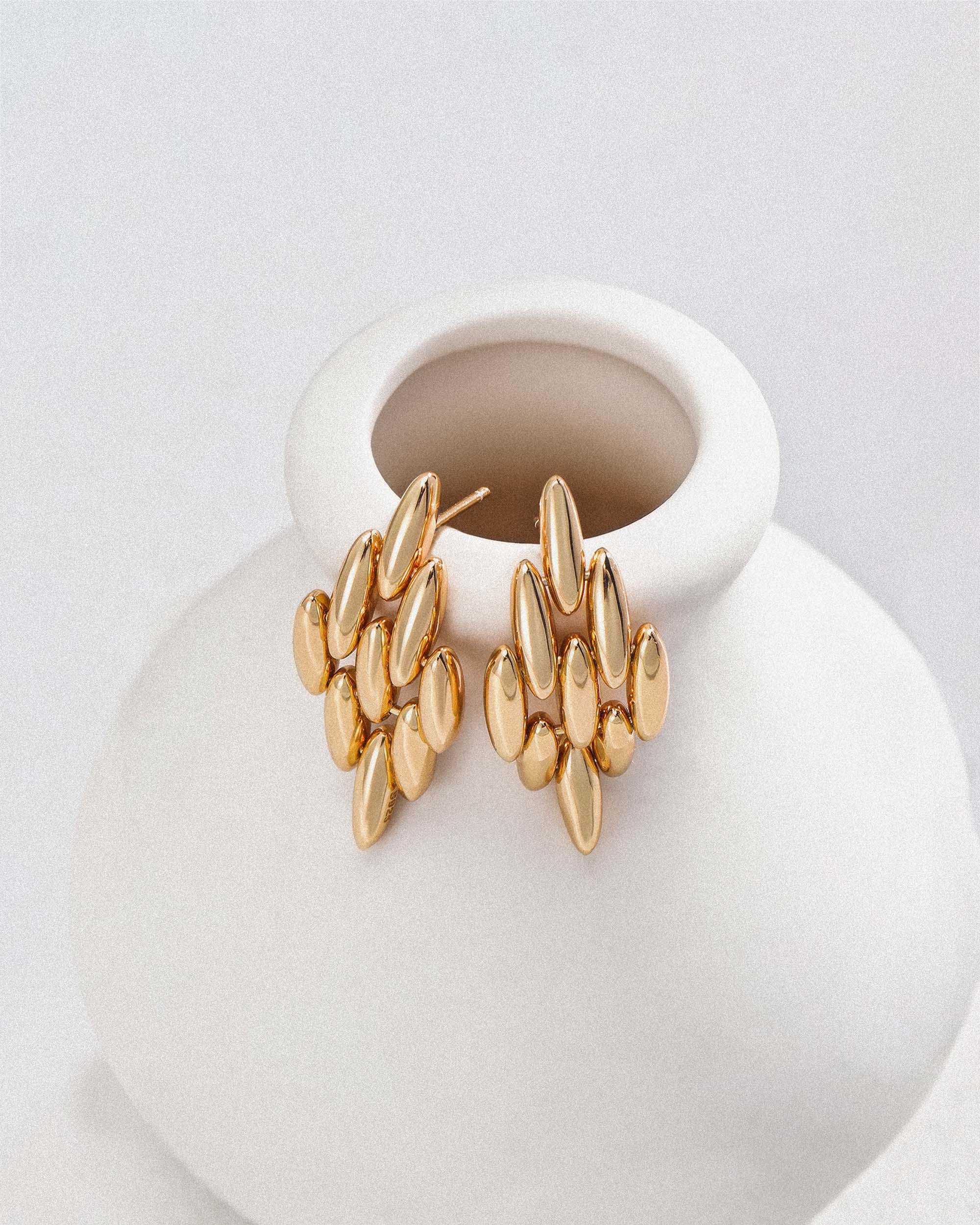 Frere Beads of Rice Chain Earrings - Gold