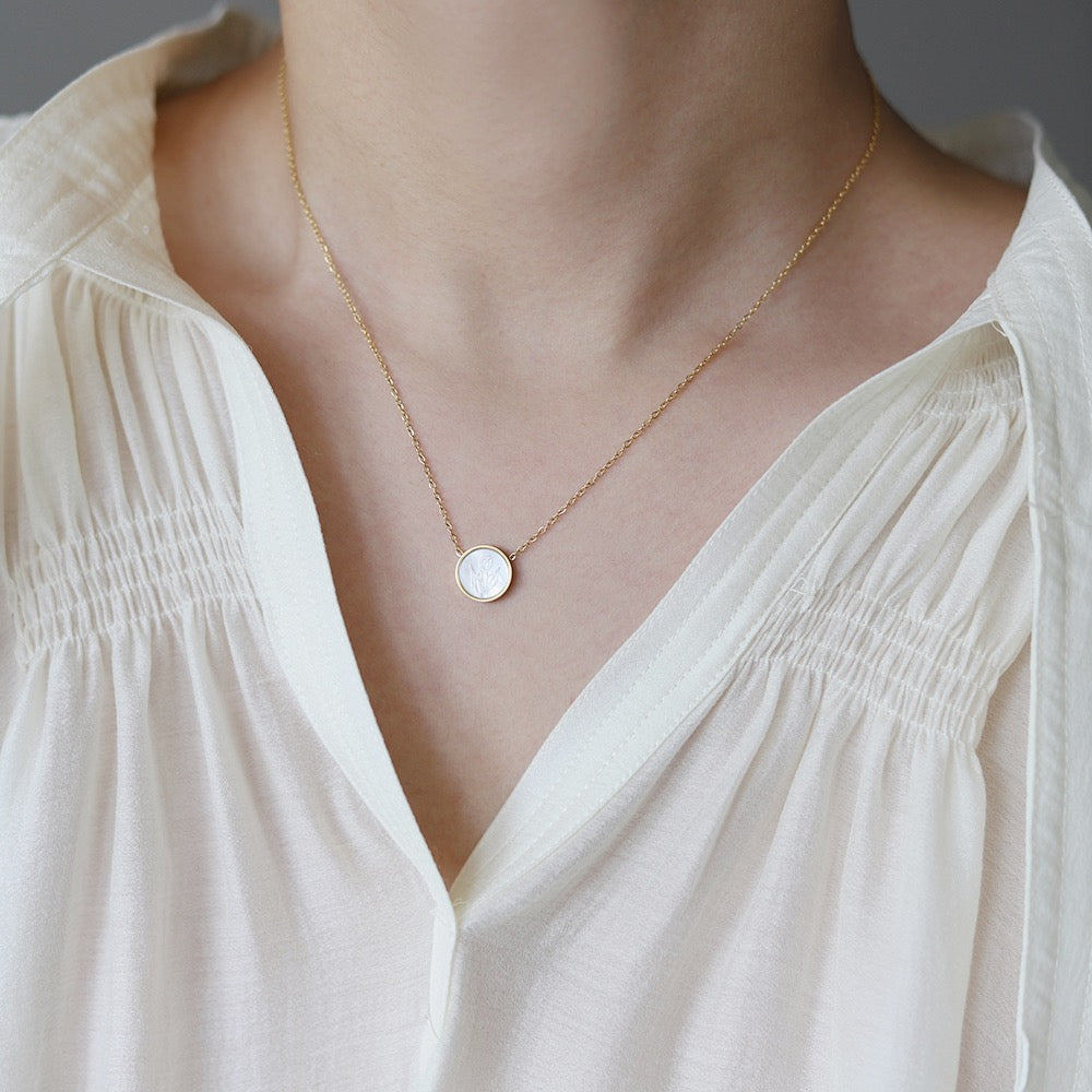 MOP Tulip Engraving Necklace