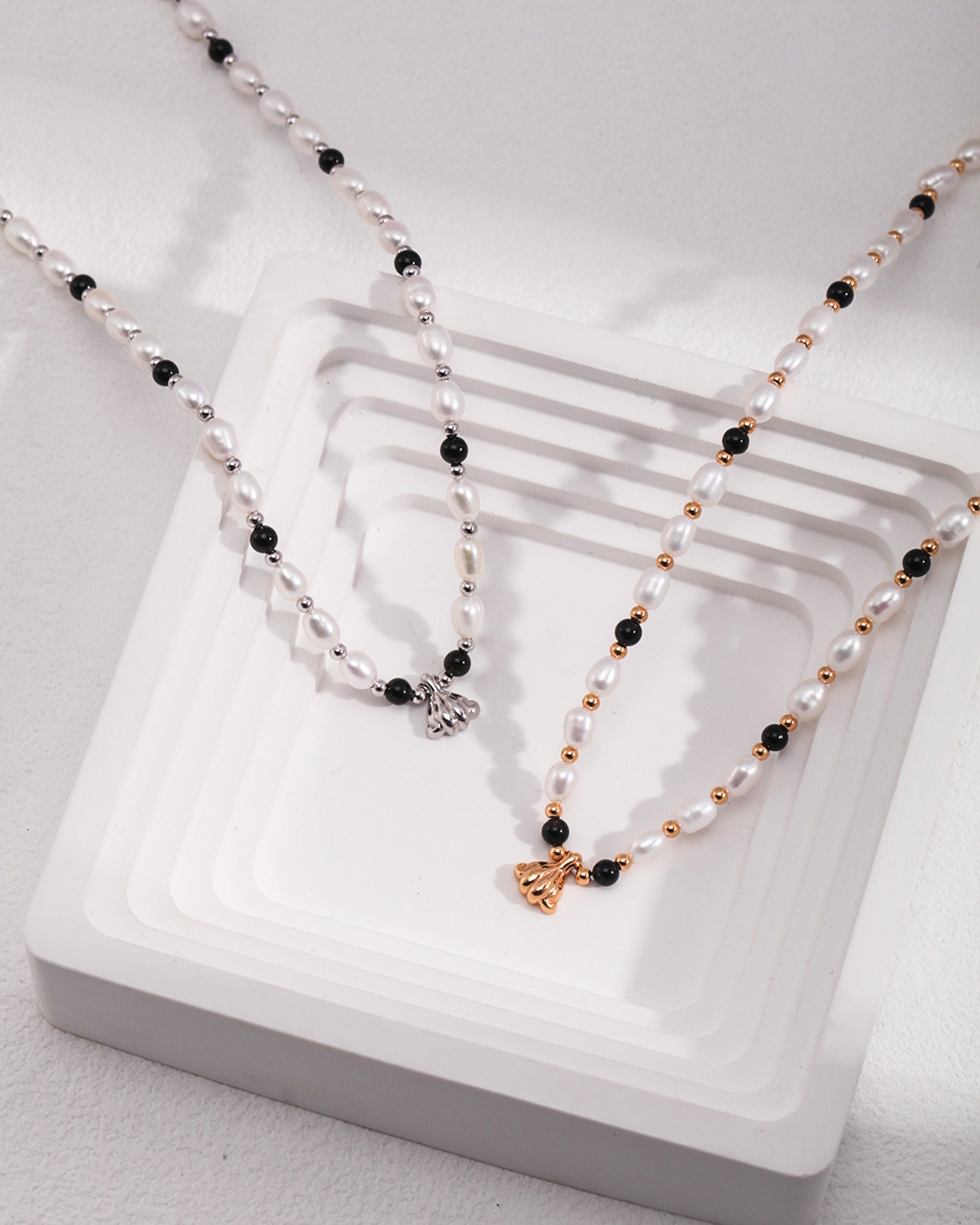 Charlotte Onyx Pearls Necklace - Silver