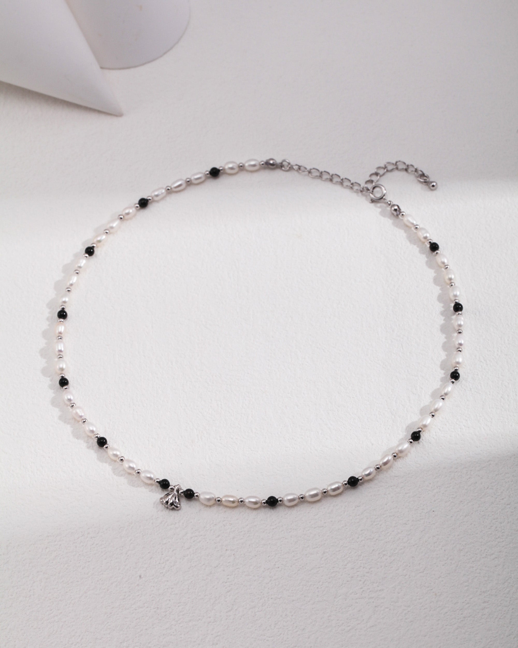 Charlotte Onyx Pearls Necklace - Silver