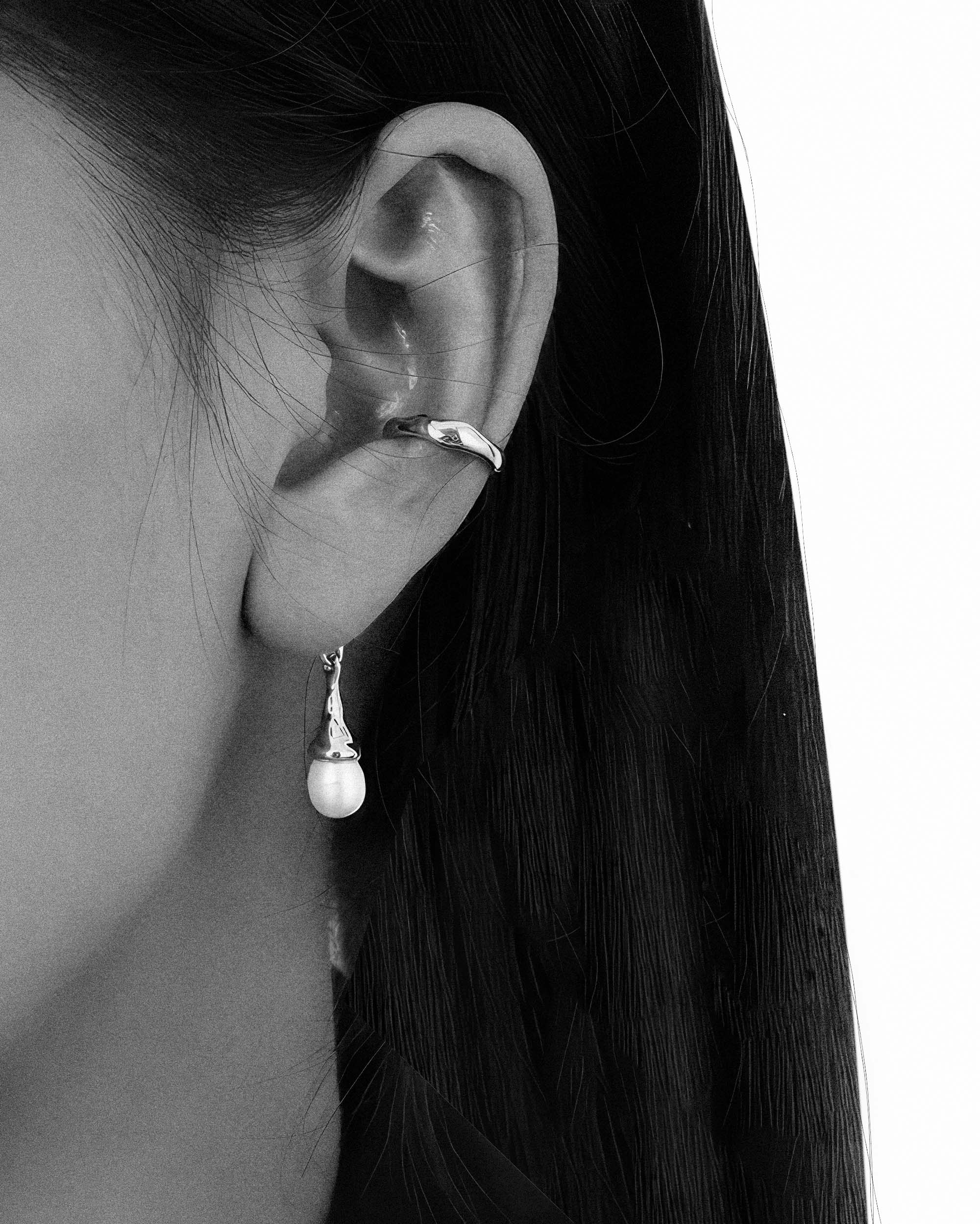 Mira Drop Pearl Cuff Earrings - Silver