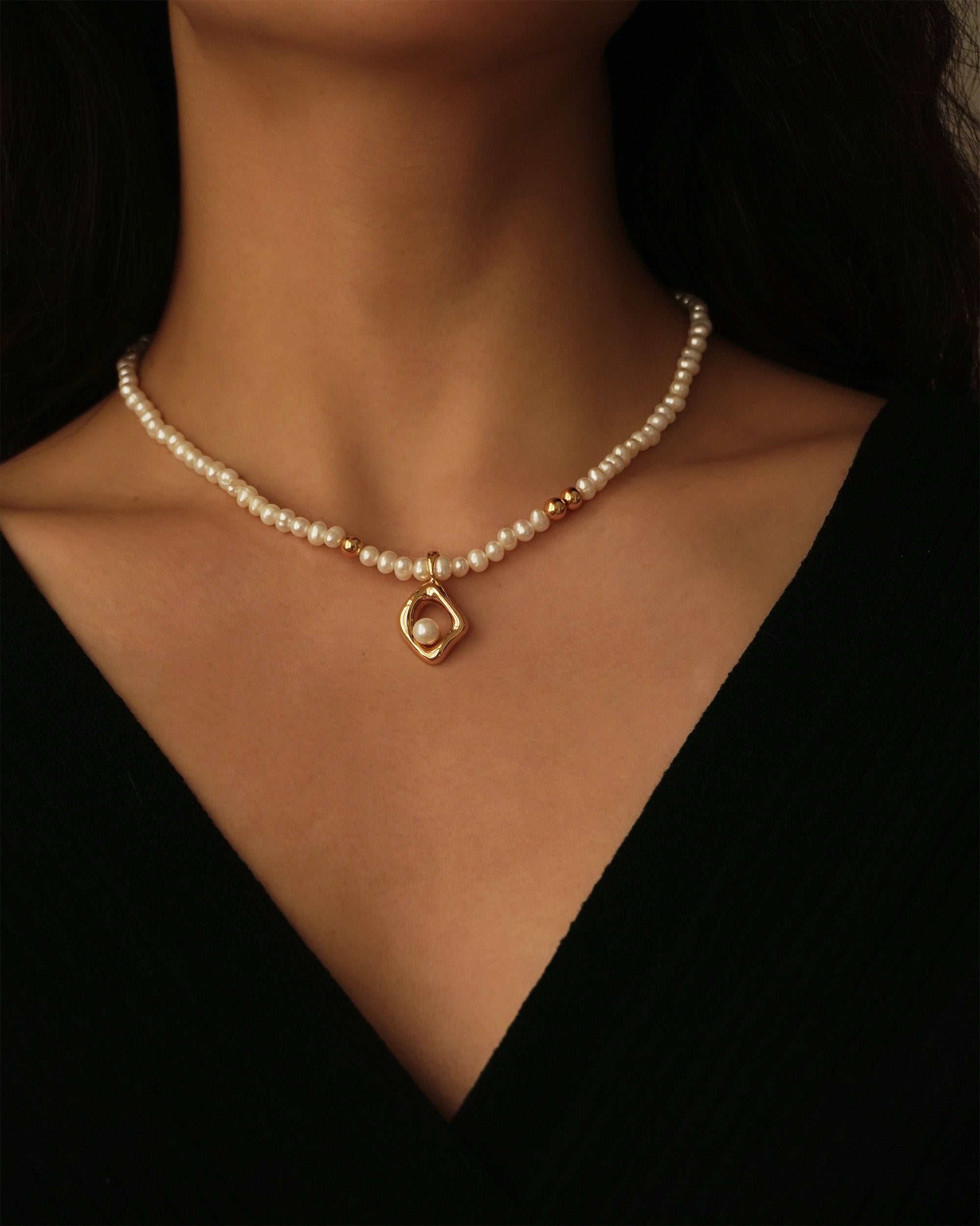 Rhombe Pearls Necklace - Gold