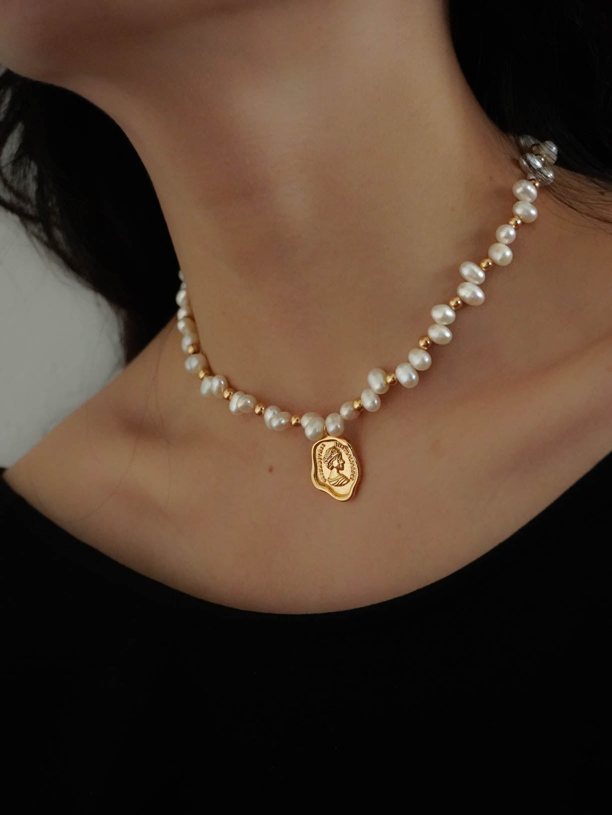 Elizabeth Pearls Necklace